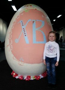 Большое деревянное яйцо