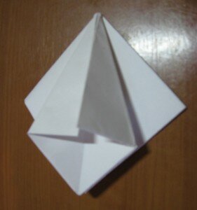 Оригами тюльпан: шаг 8