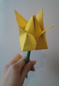Желтый тюльпан оригами 