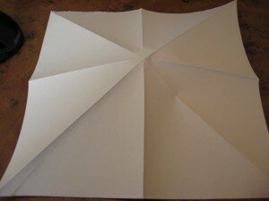 Оригами цветы лилии: шаг 1