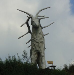 Скульптура "Белый козел"