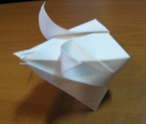 Оригами тюльпан: шаг 14