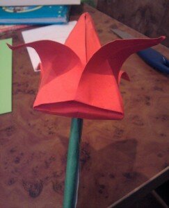 Оригами тюльпан красный