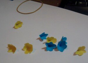 Простые цветы из бумаги: шаг 8