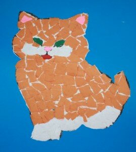Аппликация из кусочков бумаги котенок Фантик