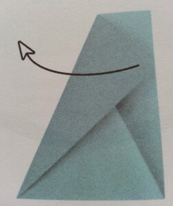 Как сделать бумажный самолет - шаг 4